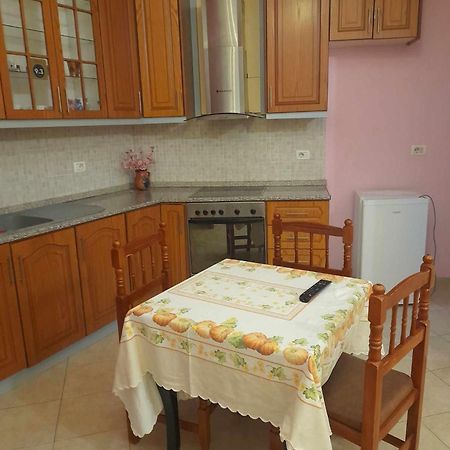 Tina'S Apartment Гирокастра Экстерьер фото
